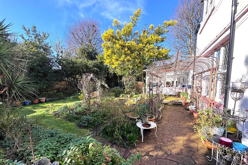 2a Preston Park Avenue